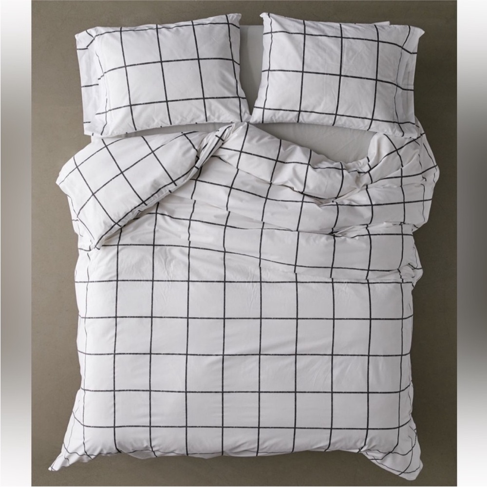 Urban Outfitters White and Black Checkered Duvet Cover